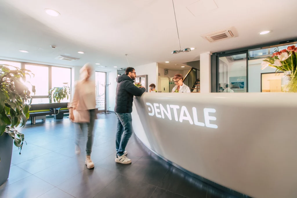 Empfang der Zahnklinik Dentale in Leipzig